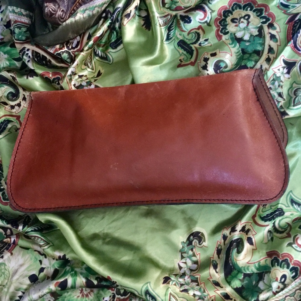1960's handmade Leather clutch - Picture 4 of 8